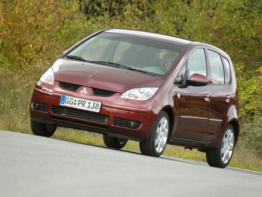  Mitsubishi Colt 5-Door 2004 года  (фото 7 из 29)